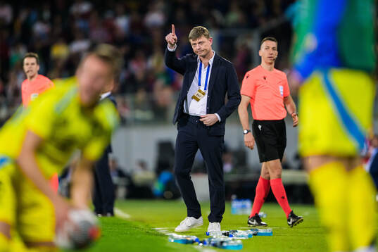 Head coach Jon Dahl Tomasson of Sweden