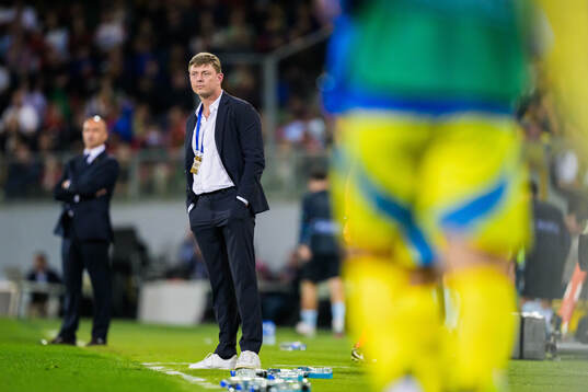 Head coach Jon Dahl Tomasson of Sweden