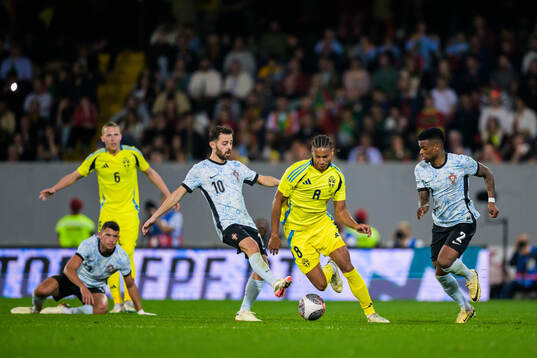 Jens Cajuste of Sweden against Bernardo Silva and Nelson