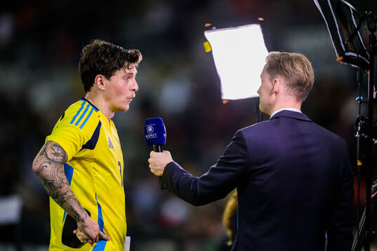 Victor Nilsson Lindelöf of Sweden is being interviewed