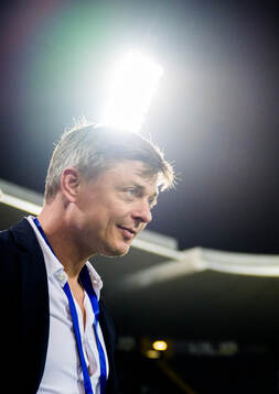 Head coach Jon Dahl Tomasson of Sweden