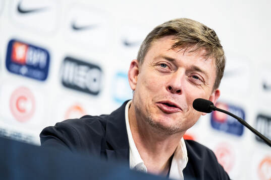 Head coach Jon Dahl Tomasson of Sweden