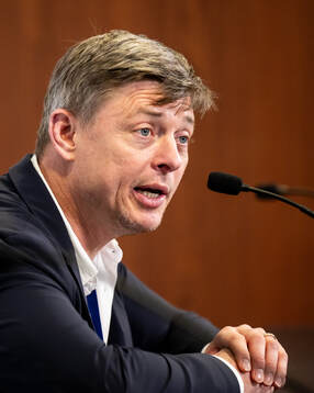 Head coach Jon Dahl Tomasson of Sweden