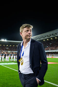 Head coach Jon Dahl Tomasson of Sweden