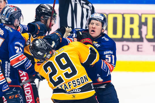 Bläddra bland fler bilder av Ishockey, SHL, Kvartsfinal 1, Växjö - Luleå