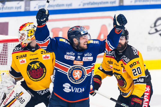 Växjös Manuel Ågren jublar