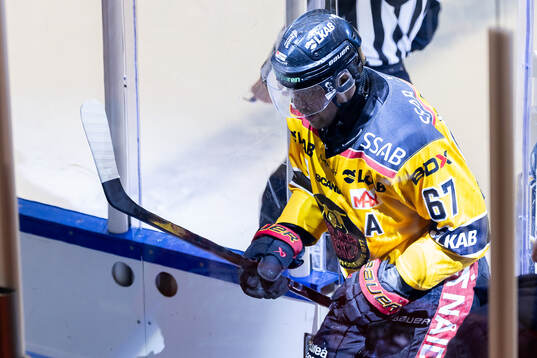 Luleås Linus Omark blir utvisad