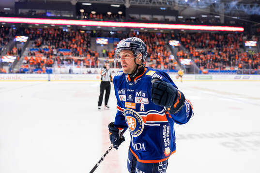 Växjös Robert Rosén jublar sitt 4-3 mål