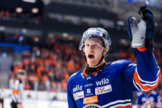 Växjös Hugo Gustafsson jublar