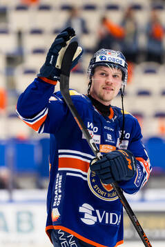 Växjös Joel Persson jublar