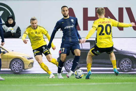 Elfsborgs Niklas Hult och Halmstads Vinicius Nogueira De