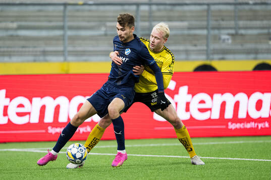 Halmstads Rasmus Wiedesheim-Paul och Elfsborgs André Boman