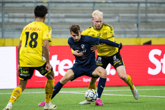 Halmstads Rasmus Wiedesheim-Paul och Elfsborgs André Boman