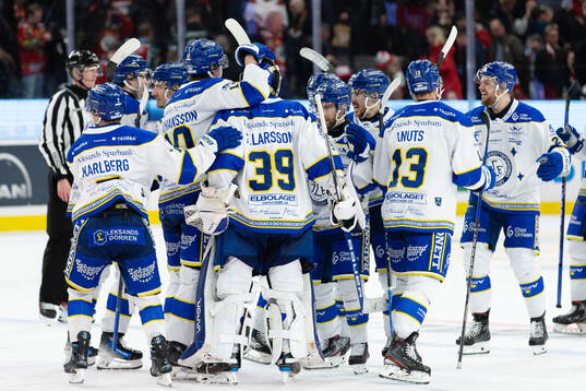 Leksands spelare jublar