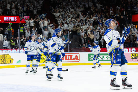 Leksands spelare jublar