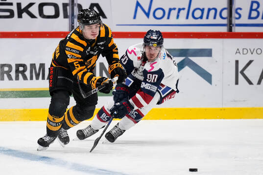 Skellefteås Axel Sandin Pellikka och <ll90<under