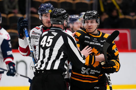 Linköpings Lance Bouma och Skellefteås Pär Lindholm