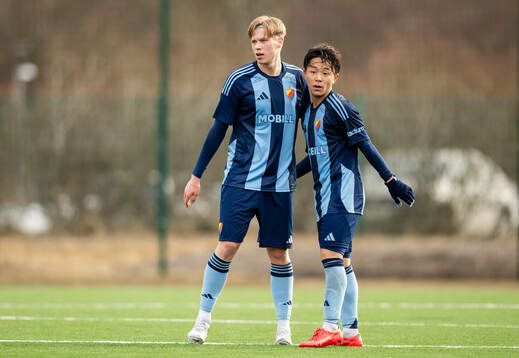 Djurgårdens Jack Tagesson och Keita Kosugi jublar