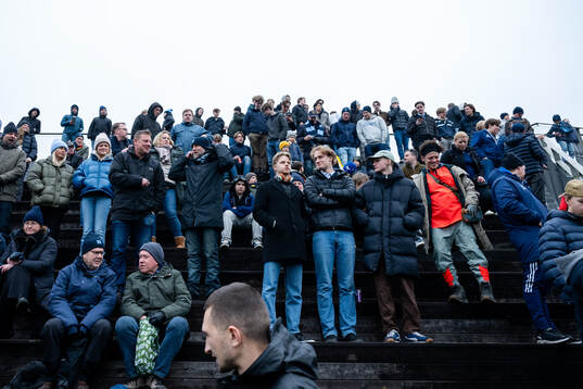 Publikunder en träningsmatch i fotboll mellan Djurgården