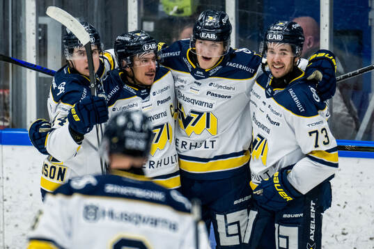 HV71s Henrik Borgström jublar