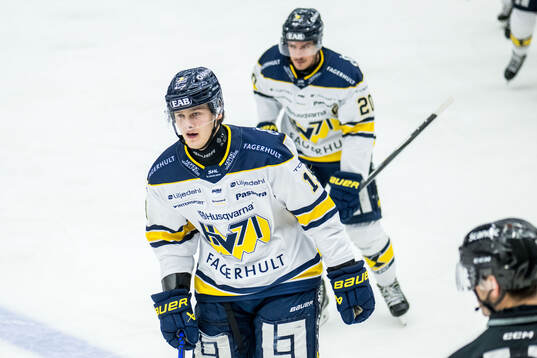 HV71s Henrik Borgström jublar
