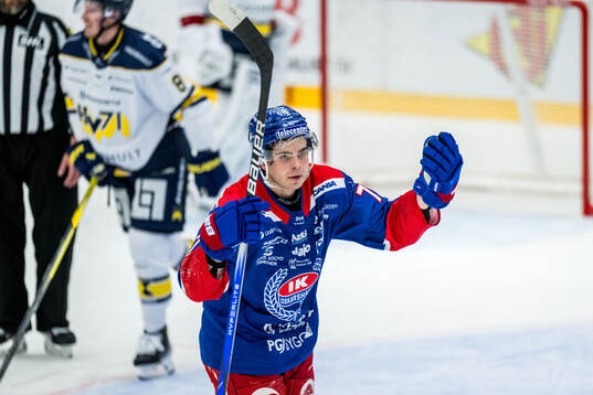 Oskarshamns Viktor Lodin jublar