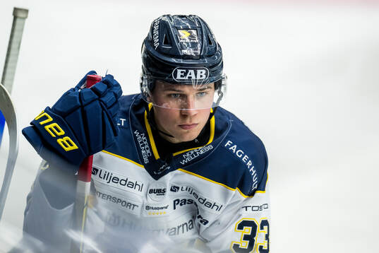 HV71s Måns Lindbäck deppar