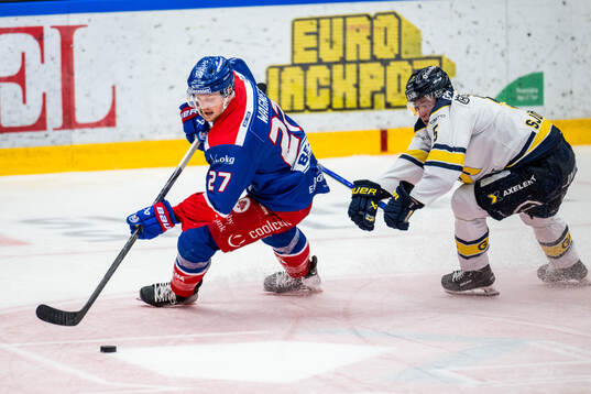 Oskarshamns Austin Wagner och HV71s Victor Sjöholm