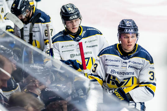 HV71s Måns Lindbäck deppar