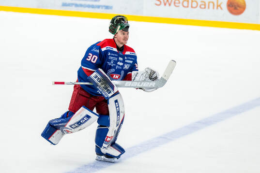 Oskarshamns målvakt Tomas Rydén jublar