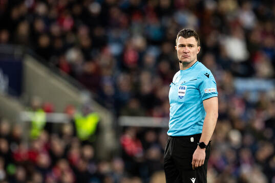 Referee Willy Delajod