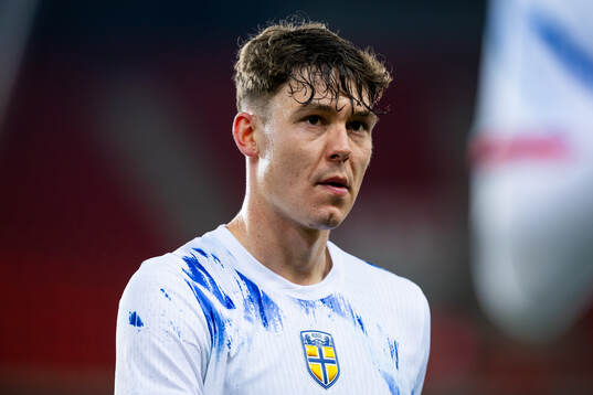 Jørgen Strand Larsen of Norway looks dejected