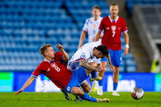 Michal Sadilek of Czech Republic and Aron Dønnum of Norway