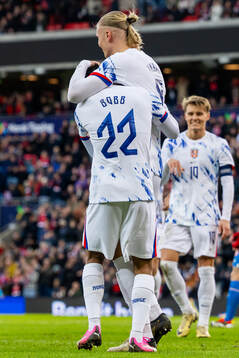 Oscar Bobb of Norway celebrates with teammate Erling Braut