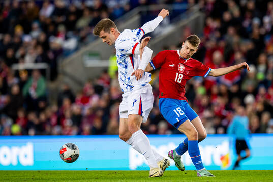 Alexander Sørloth of Norway and David Doudera of Czech