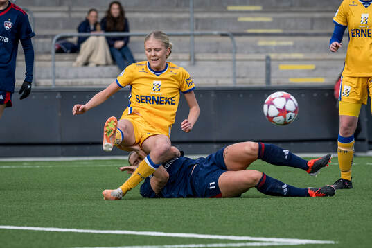 FC Rosengårds Emma Jansson och IFK Göteborgs Filippa
