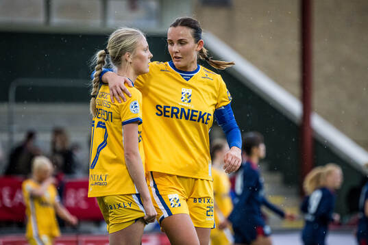 IFK Göteborgs Filippa Andersson och Evelina Persson deppar
