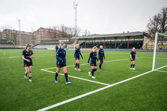 FC Rosengårds Bea Sprung, Emilia Larsson, Caroline Seger,