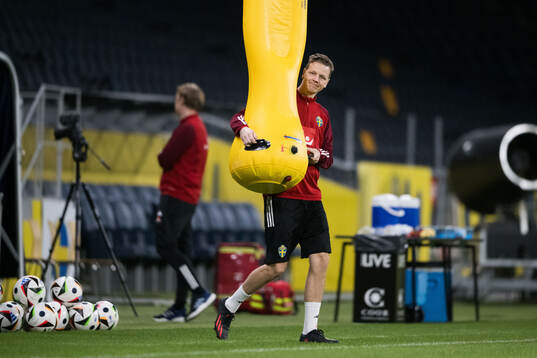 Goalkeeper coach Maths Elfvendal of Sweden of the Swedish