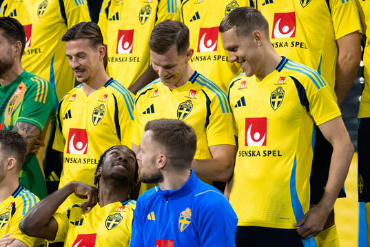 Simon Olsson, Anthony Elanga, Emil Krafth and Ludwig