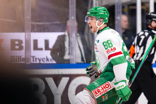 Rögles Brandon Davidson jublar