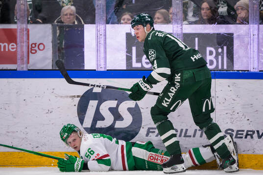 Rögles Adam Engström och Färjestads Victor Ejdsell
