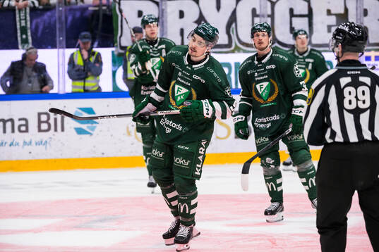 Färjestads David Tomasek deppar