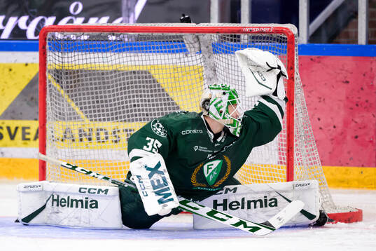 Färjestads målvakt Carl Lindbom