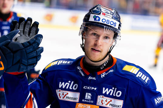 Växjös Hugo Gustafsson jublar