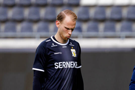 IFK Göteborgs målvakt Pontus Dahlberg lämar planen