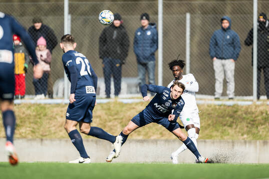 Helsingborgs Benjamin Acquah  och Örgrytes William Svensson