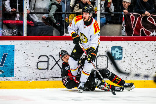 Nybros Adam Persson och Brynäs Miks Indrasis