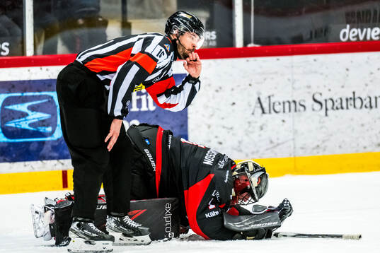 Nybros målvakt Tex Williamsson har ont