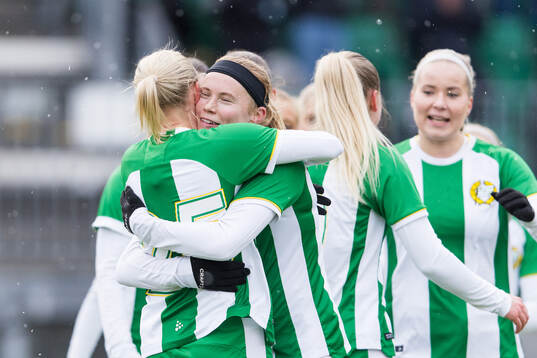 Hammarbys Julie Blakstad jublar